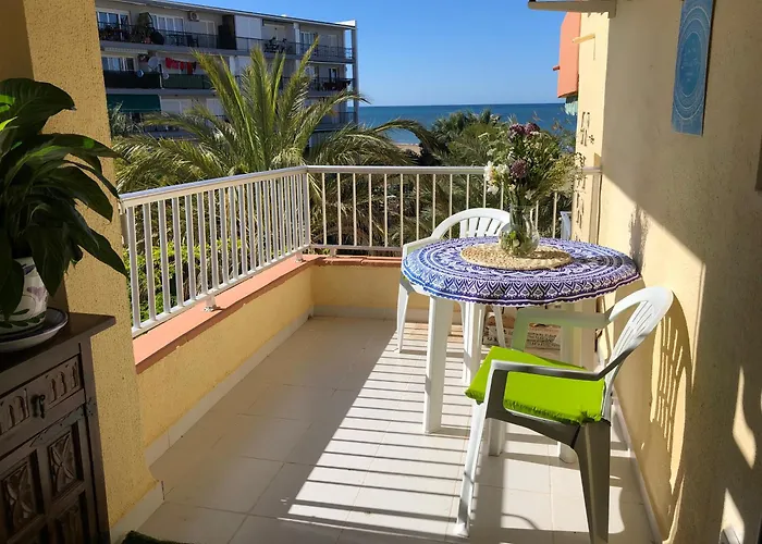 Cosy Apartment Directly On The Beach / Few Mins From The City Center