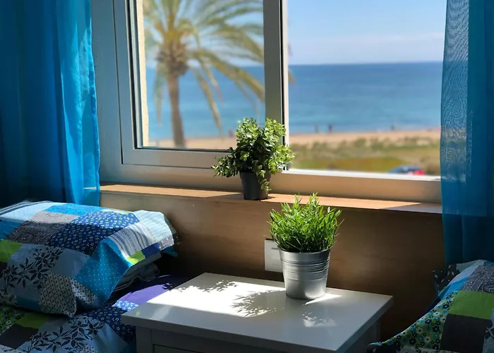 Cosy Apartment Directly On The Beach / Few Mins From The City Center